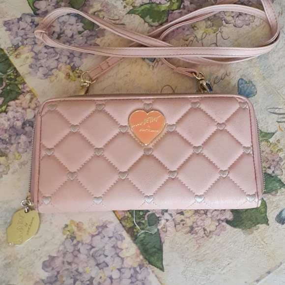 Betsey Johnson Handbags - Betsy Johnson purse